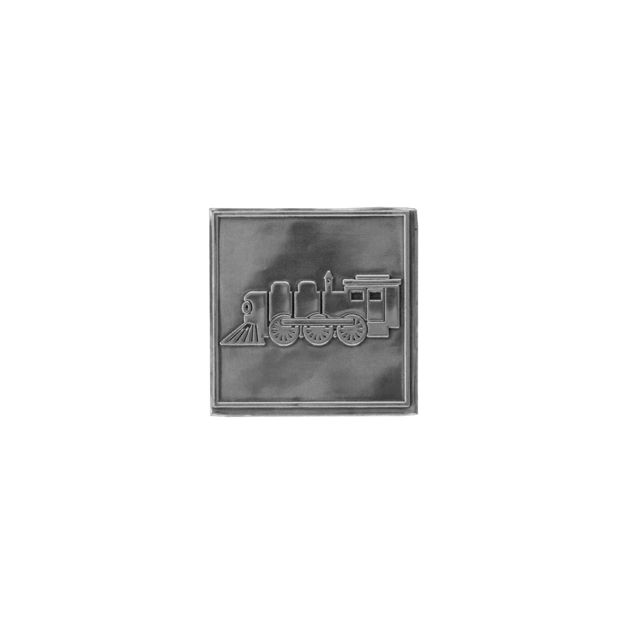 Tinmærke 'Lokomotiv', firkantet, metal, sølv Tinmærke 'Lokomotiv', firkantet, metal, sølv